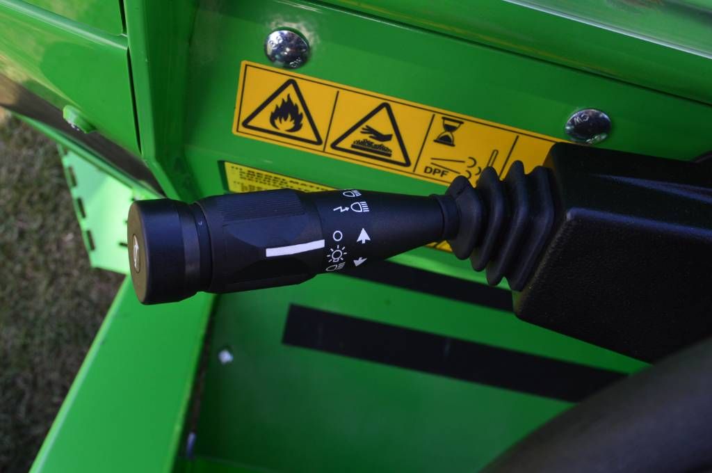 Avant 855i TDS Kniklader/Shovel
