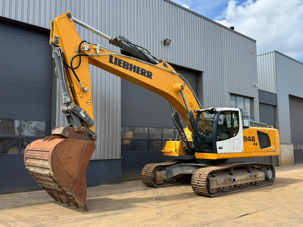 Liebherr R946 LC Hydraulic excavator