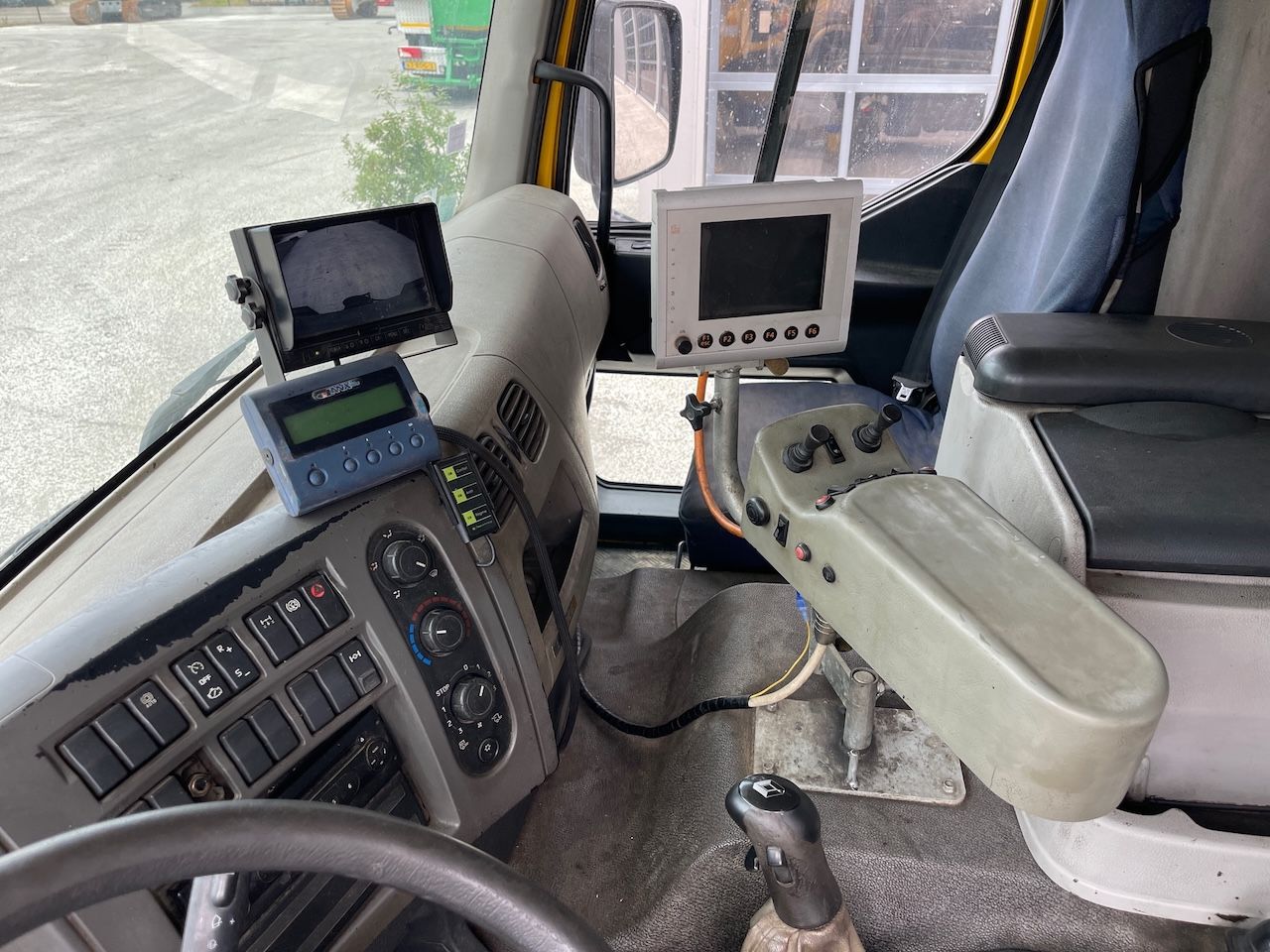 Acmar / Renault Bitumen sprayer 7500 liter