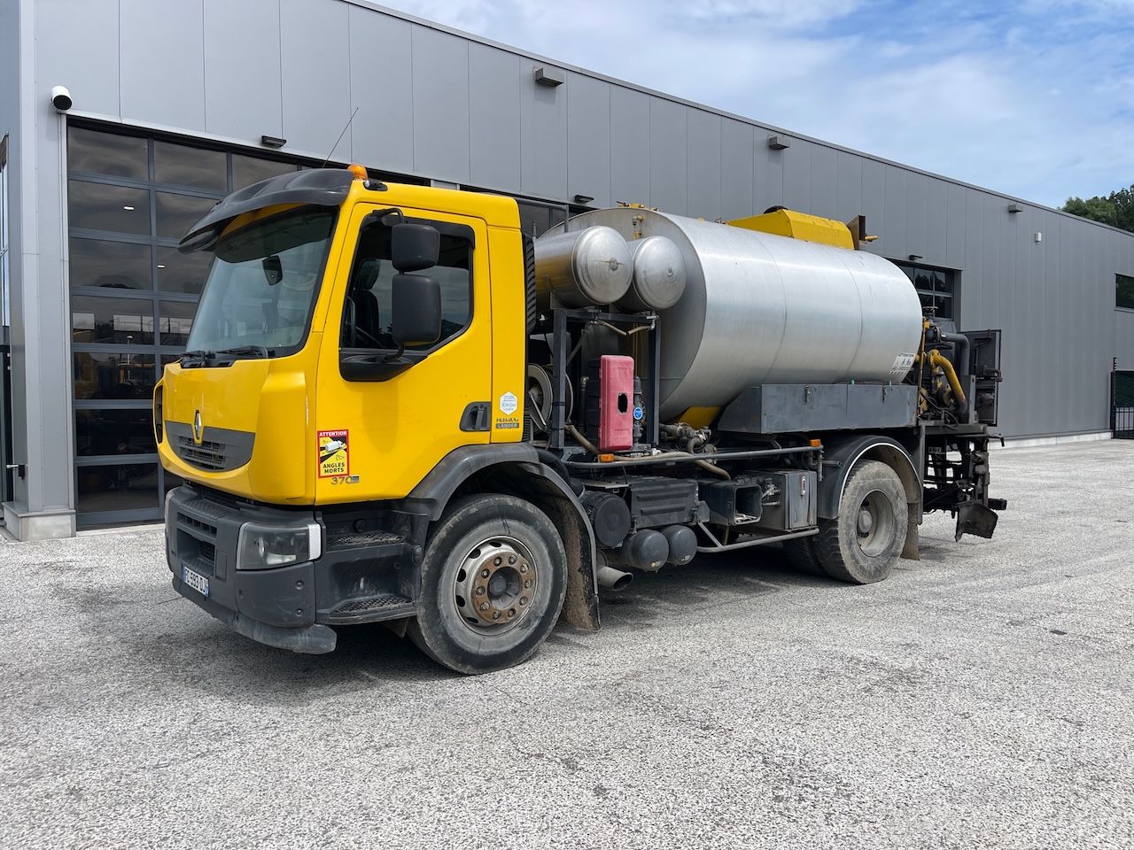 Acmar / Renault Bitumen sprayer 7500 liter