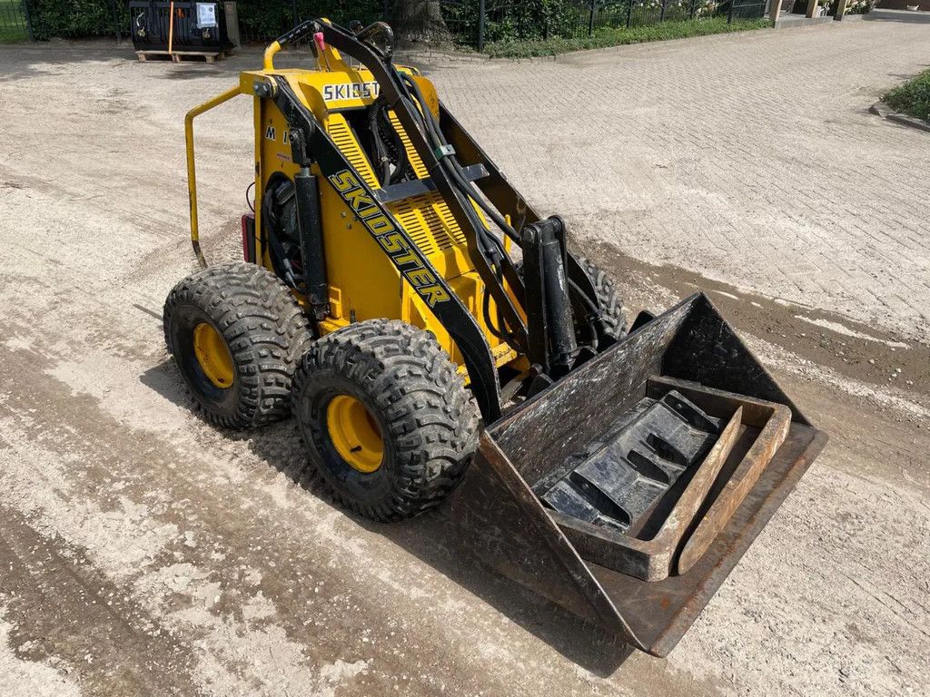 Skidster 100 Shovel Loader
