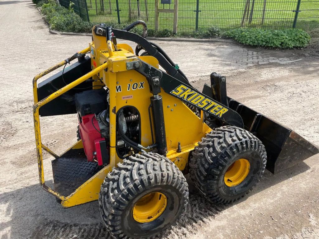 Skidster 100 Shovel Loader