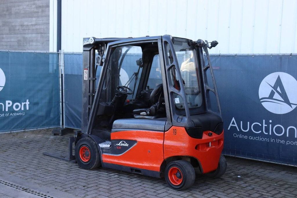 Forklift Linde E25L-01 Electric 2500kg 4.7m 2014
