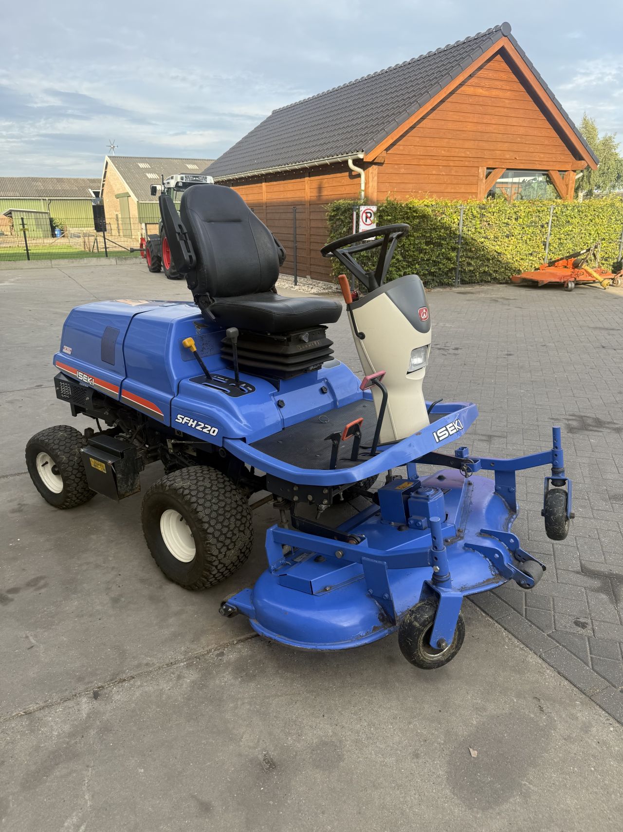 Iseki sf220 frontmaaier diesel 790 uur !!