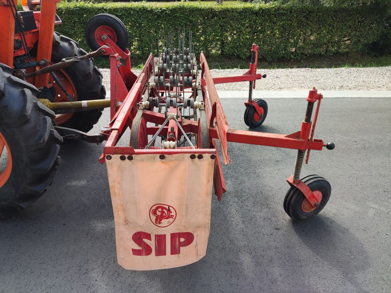 SIP bandhooier / hooikeerder (type Favorit 200, werkbreedte 200)
