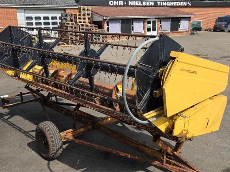 New Holland TX32