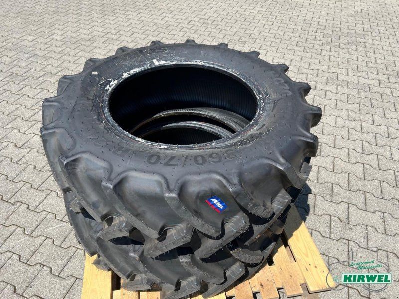 Mitas 360/70 R24 // 265/70 R16