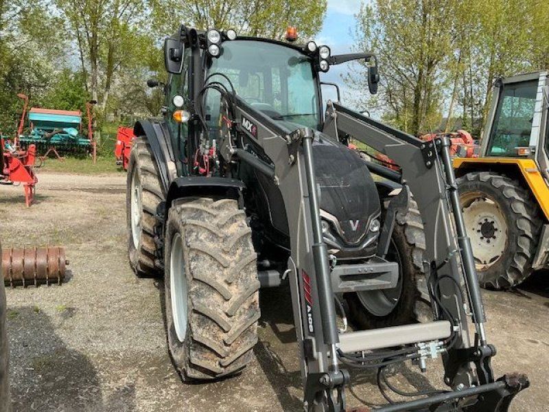 Valtra A105