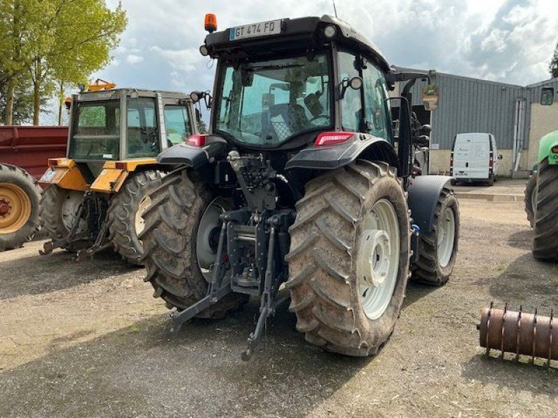 Valtra A105