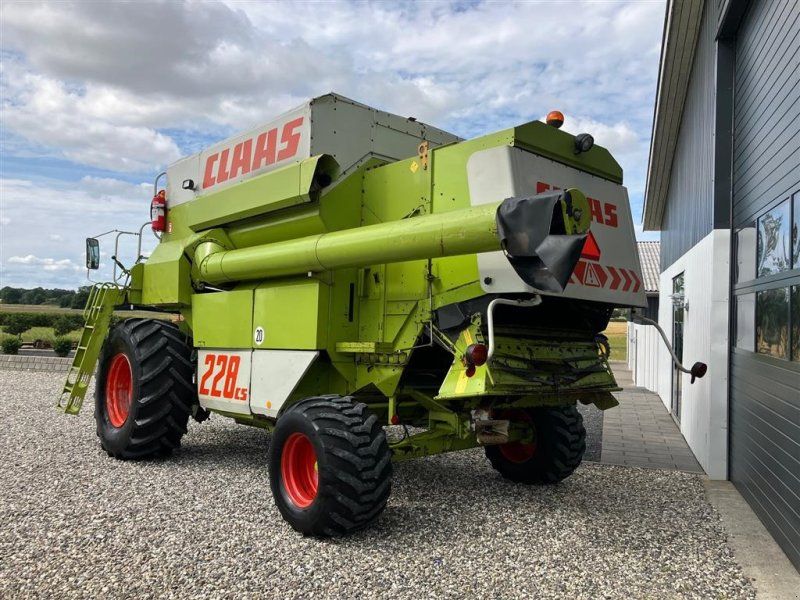 Claas COMMANDOR 228 CS