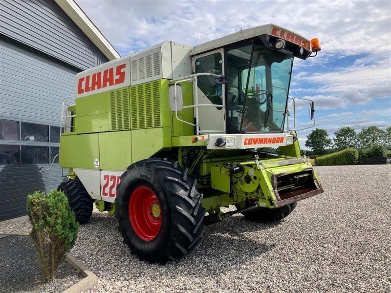 Claas COMMANDOR 228 CS