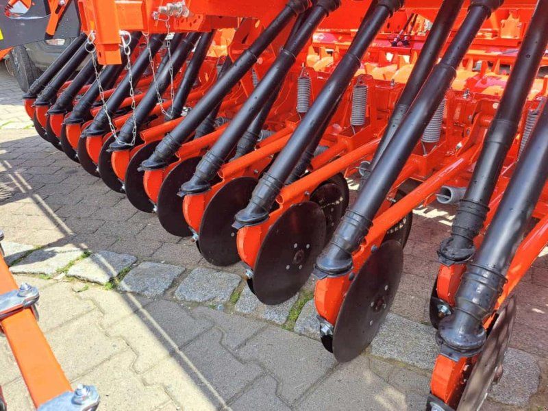 Kuhn HRB303D