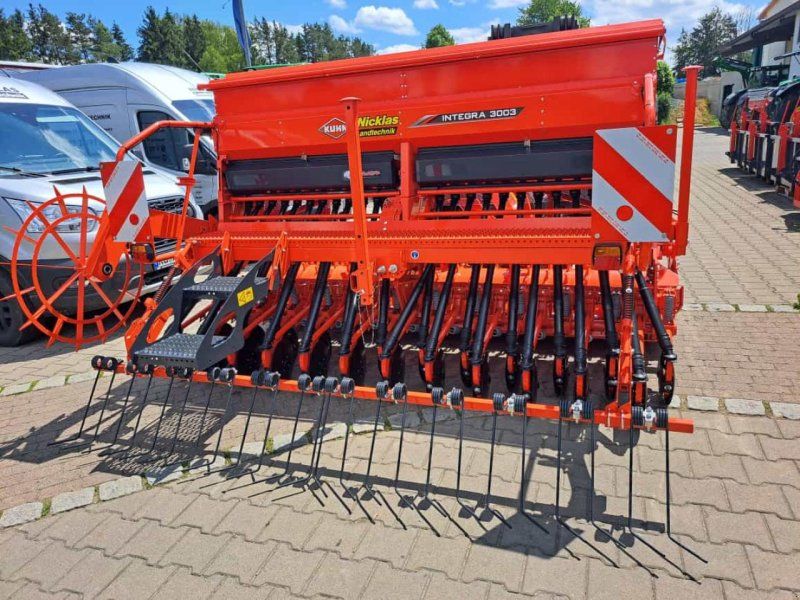 Kuhn HRB303D