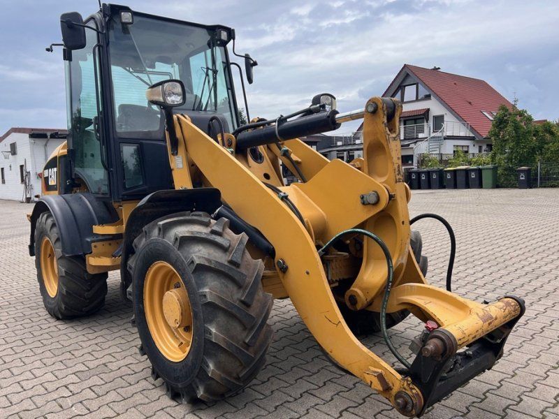 Caterpillar 908M