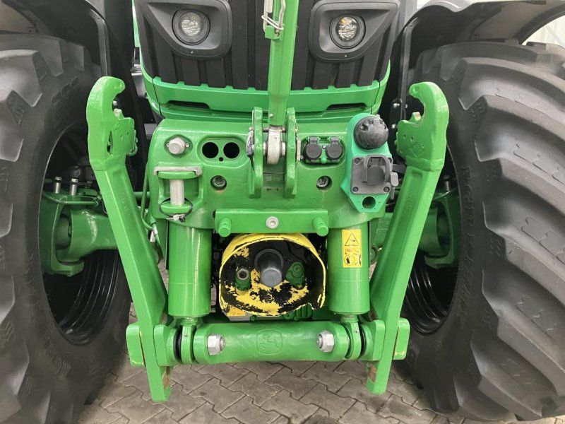 John Deere 6250R