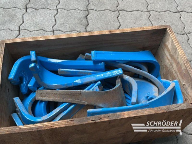 Lemken KREISELEGGEN-ZINKEN AUFGEPANZERT