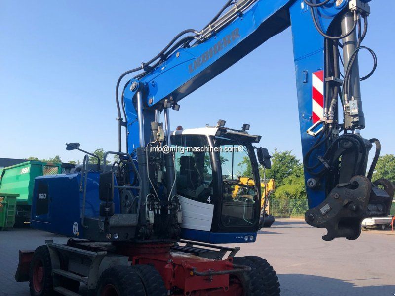 Liebherr A920