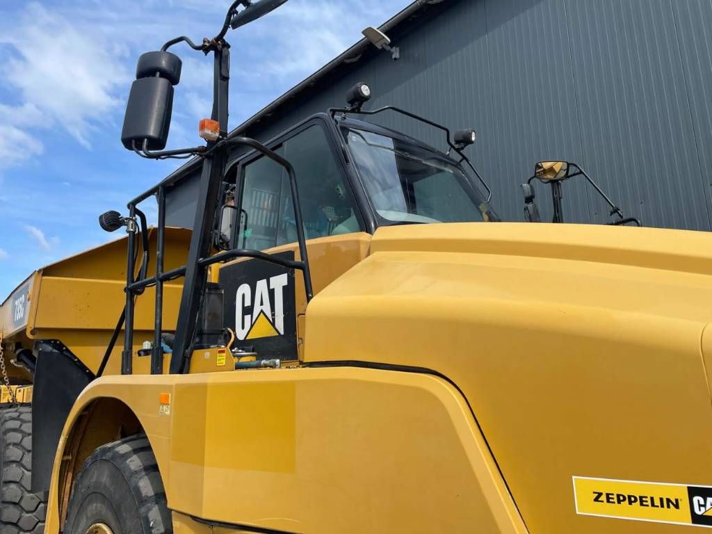 CAT 735C