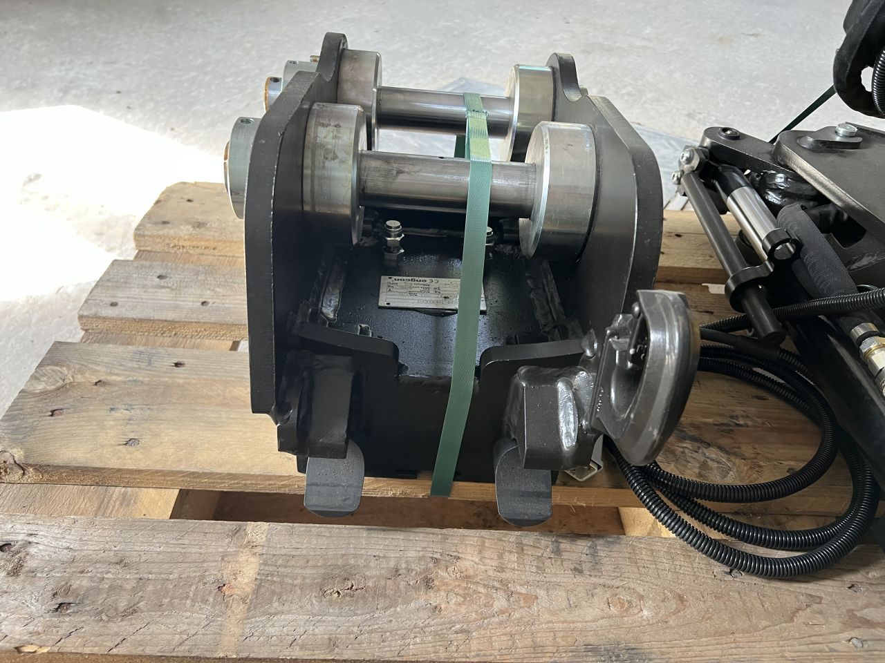 Engcon ec204 - s40 - gripper