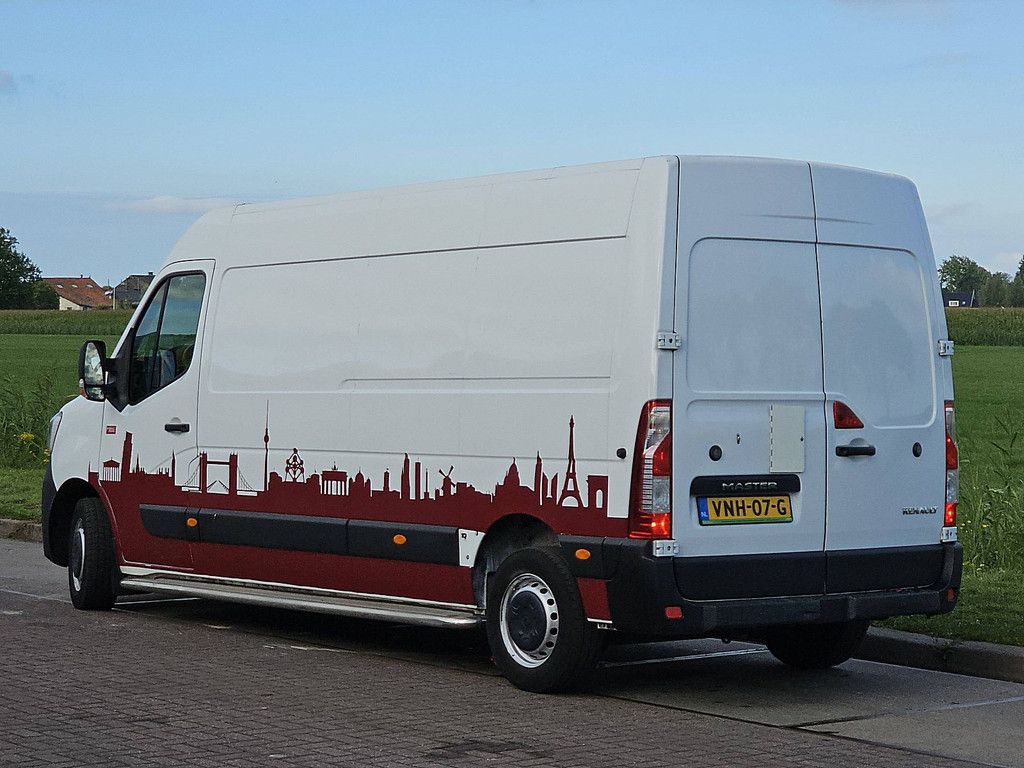 RENAULT MASTER 2.3 cdti 150 l3h2 red