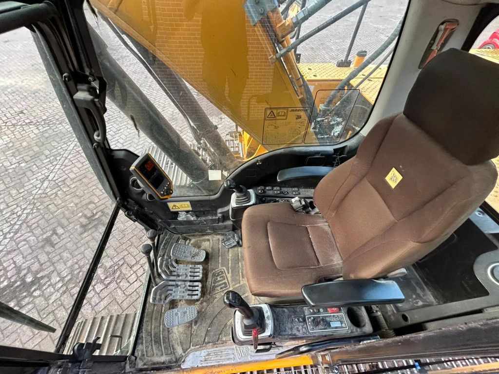 JCB JS220LC
