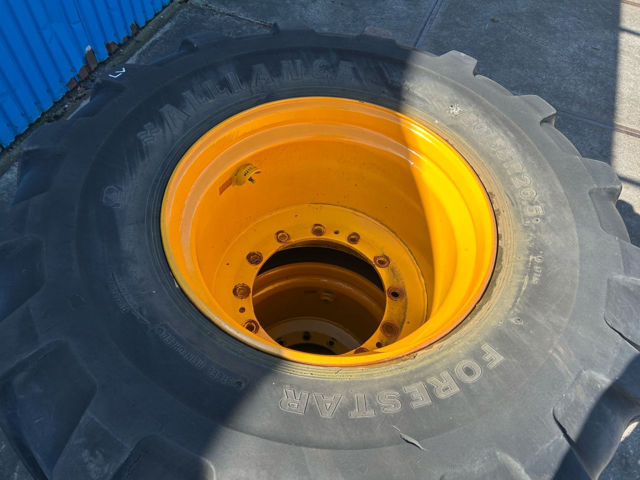 Alliance 750/55R26.5 Forestar op 12 gaats JCB velgen