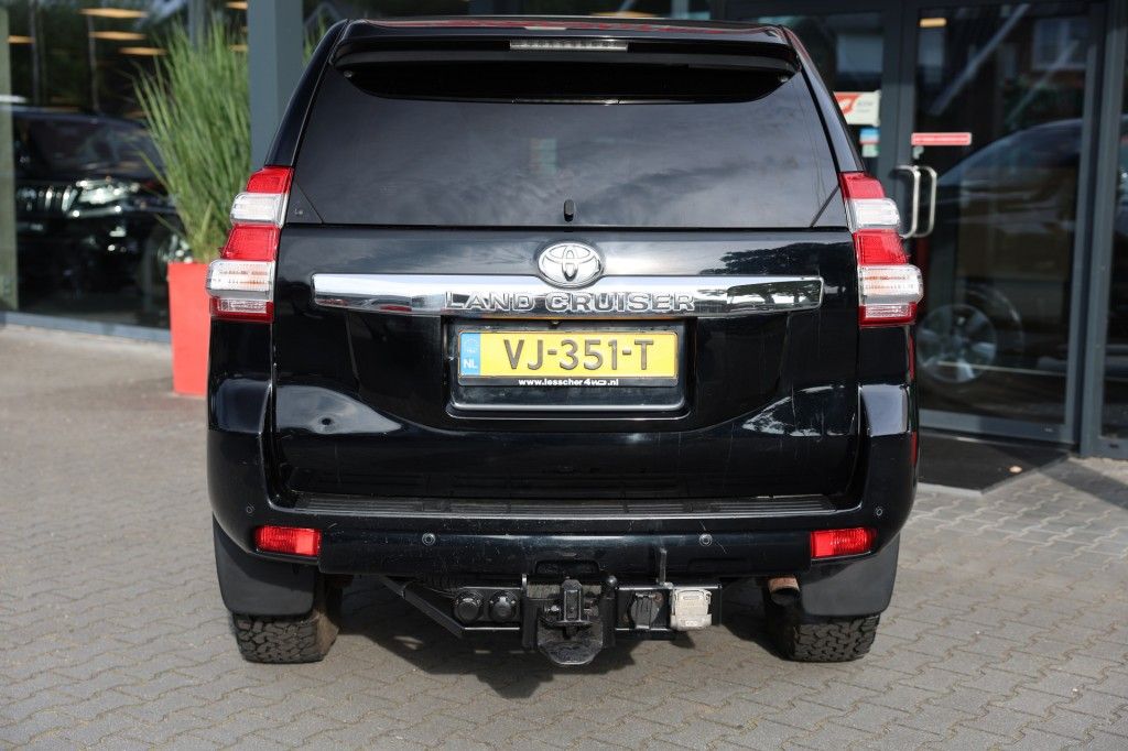 Toyota Landcruiser 150 3.0 D-4D 5DRS LEGEND A/T VAN MAG 7000 KG TREKKEN