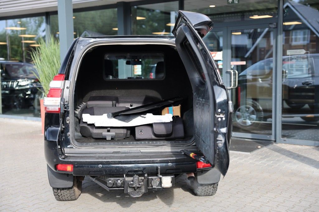 Toyota Landcruiser 150 3.0 D-4D 5DRS LEGEND A/T VAN MAG 7000 KG TREKKEN