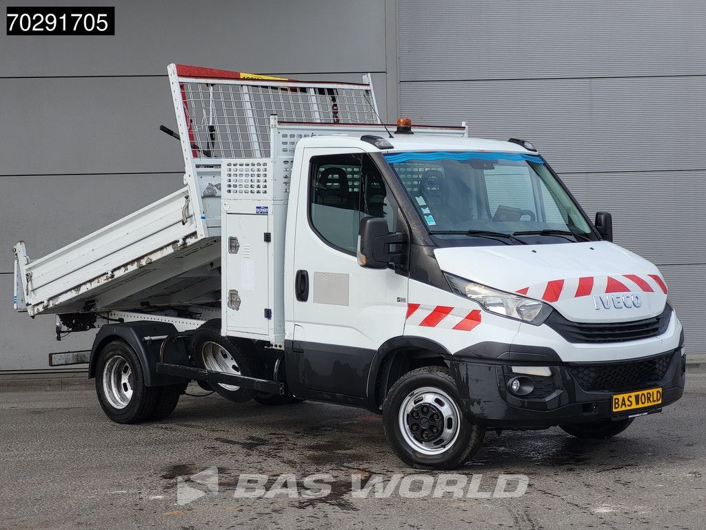 Iveco Daily 35C16 Open Laadbak met Kraan Dubbellucht 3,5t Trekhaak Airco Cruise Camera Euro6 Pritsche Pickup Open Box Crane Kran Kranwagen 2m3 A/C Towbar Cruise control
