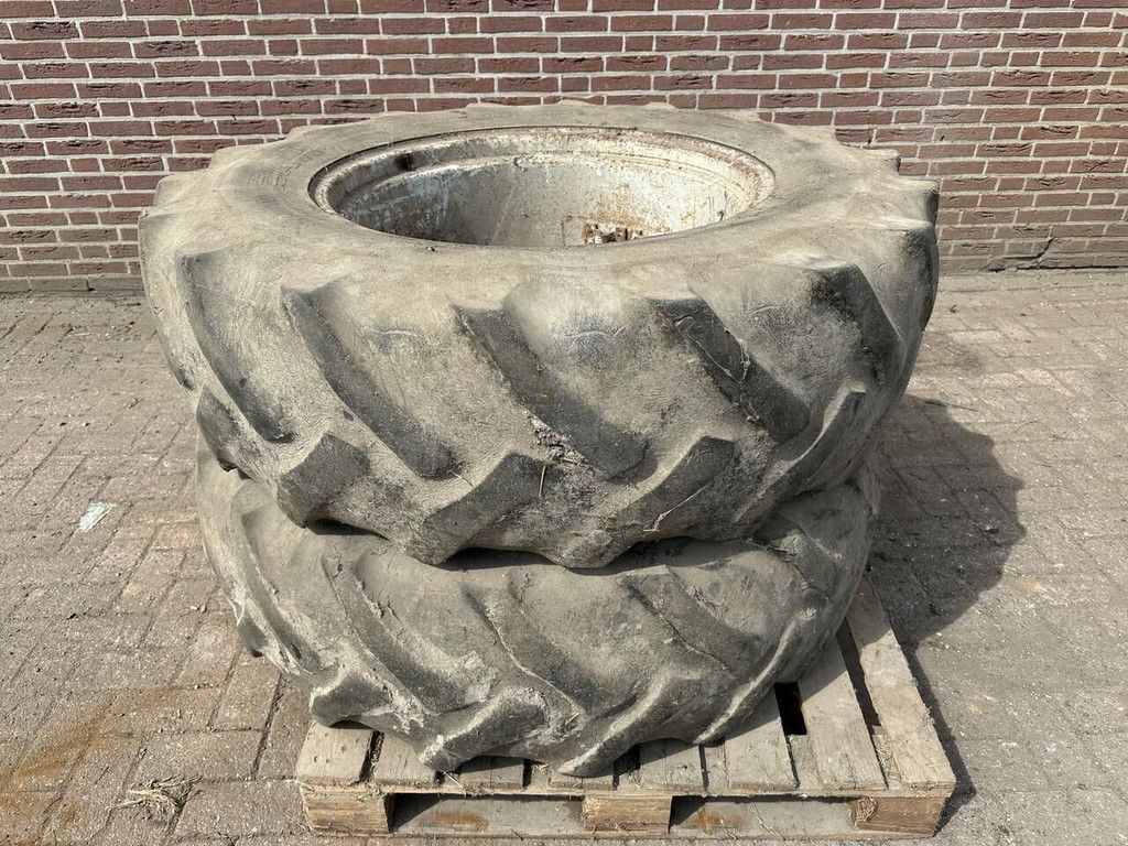 Goodyear banden 14.9 R28 - Gebruikt