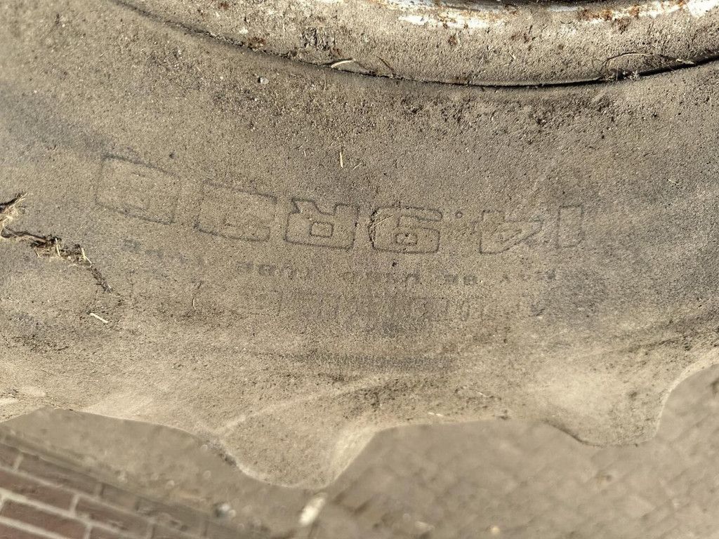 Goodyear banden 14.9 R28 - Gebruikt