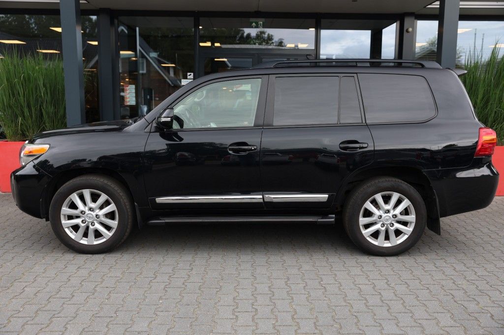 Toyota Landcruiser V8 4.5 D EXECUTIVE A/T 5 SITZ MARGE
