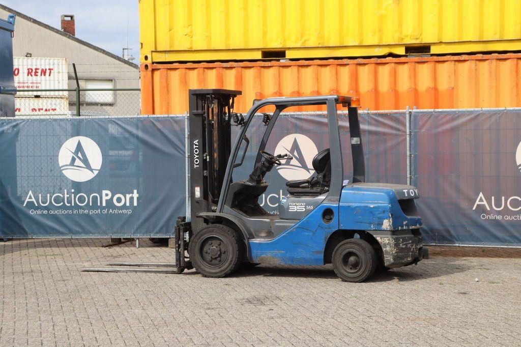 Gabelstapler Toyota 02-8FDF30 Diesel 3000kg 2012