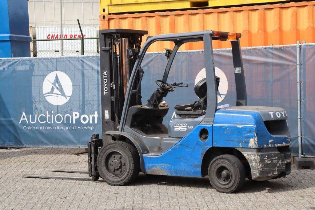 Gabelstapler Toyota 02-8FDF30 Diesel 3000kg 2012