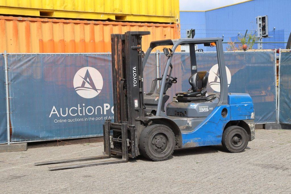 Gabelstapler Toyota 02-8FDF30 Diesel 3000kg 2012