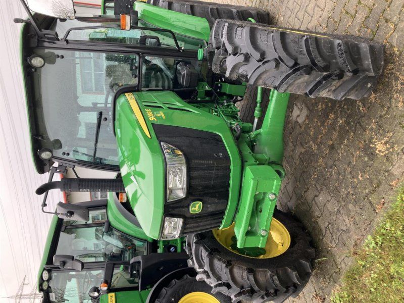 John Deere 5058E