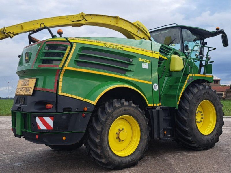 John Deere 8400
