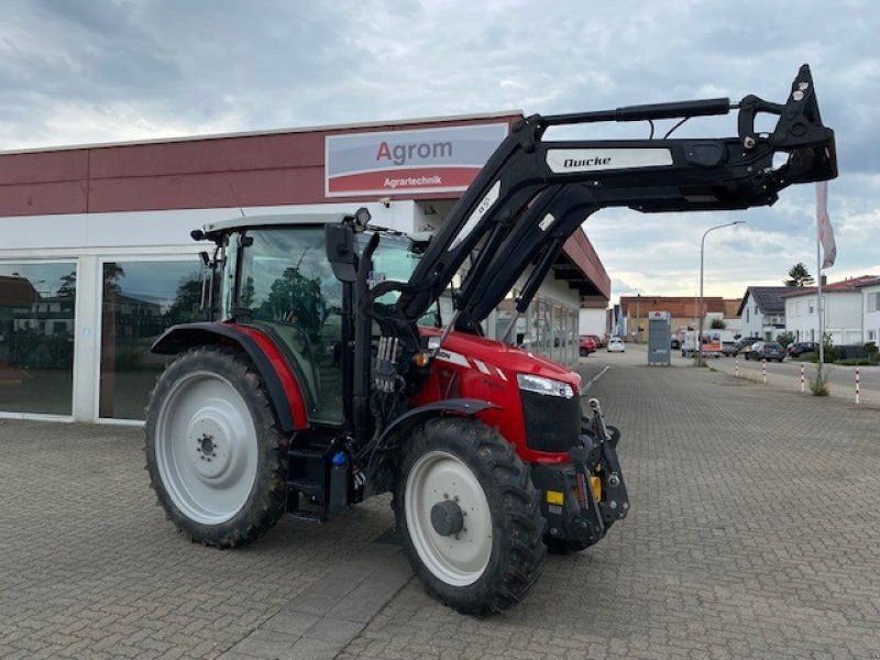 Massey Ferguson 5711