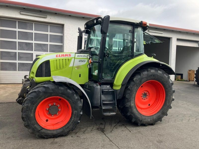 Claas ARION 520 CIS