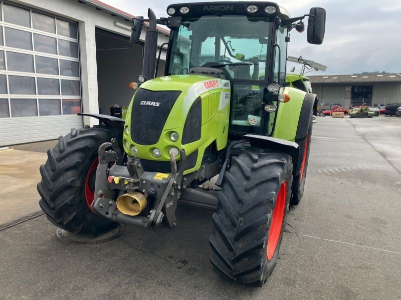 Claas ARION 520 CIS