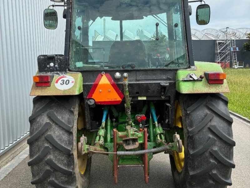 John Deere 2850