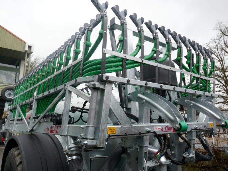 Fliegl Schleppschuhverteiler SKATE 120 mit Twin-Düsen