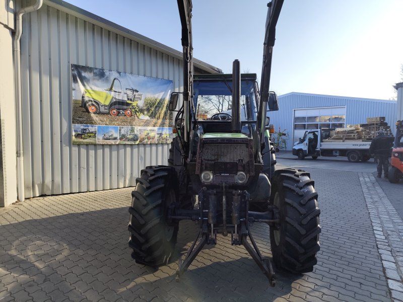 Deutz-Fahr DX 4.51 mit Frontlader