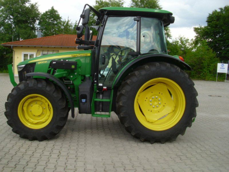 John Deere 5100M