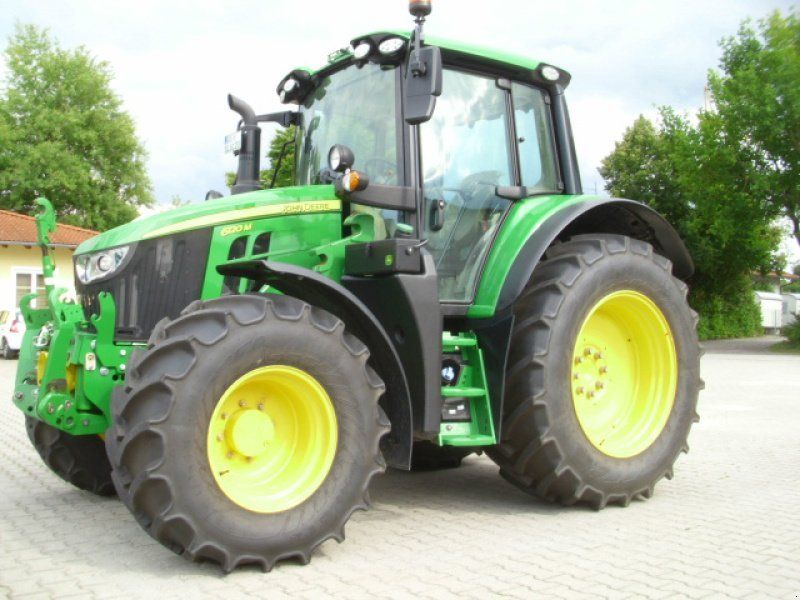 John Deere 6120M