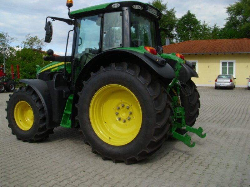John Deere 6120M