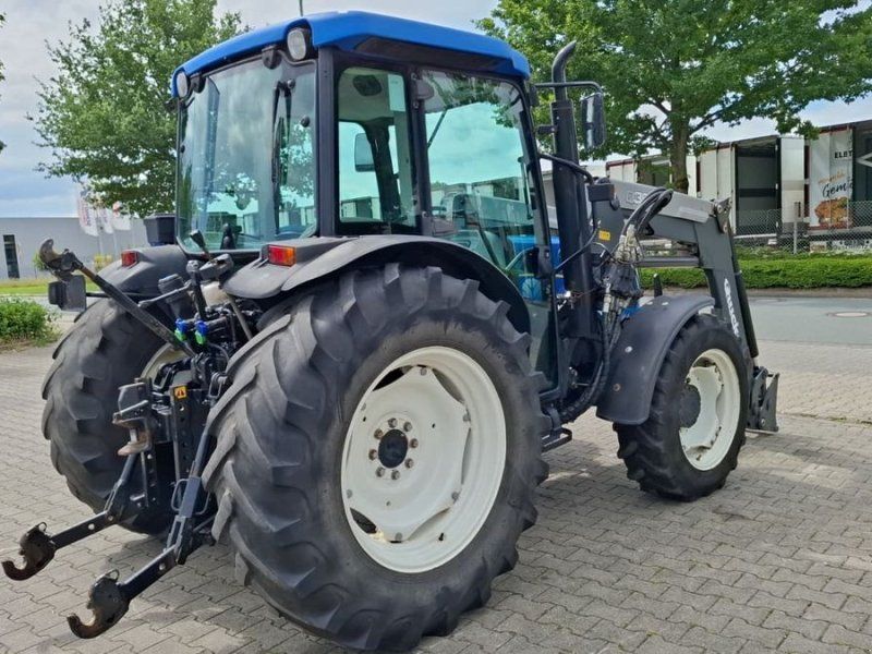 New Holland T4020