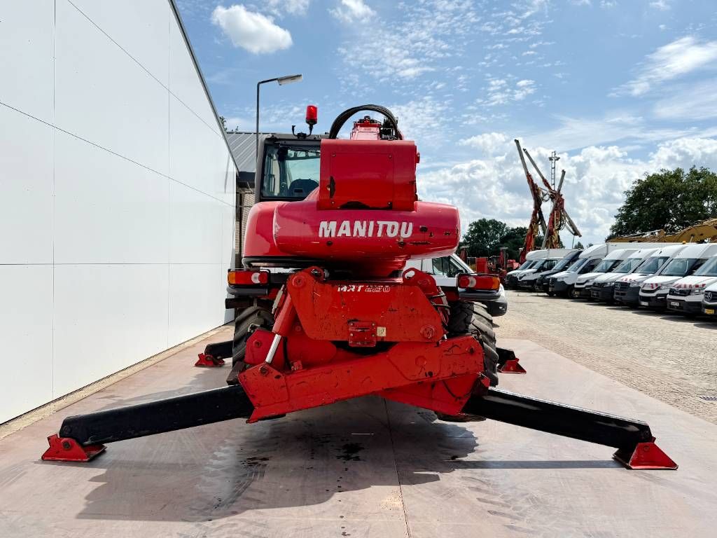Manitou MRT2150+ Privilege - 4x4x4 / Crab Mode