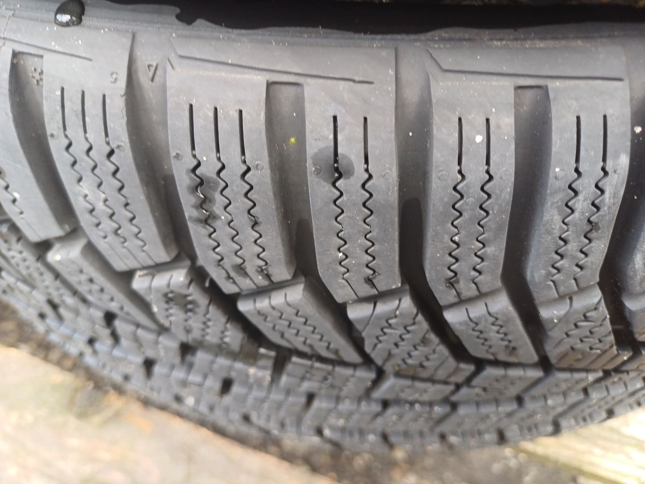 Winterbanden 215/40R17 87V 12XR FX