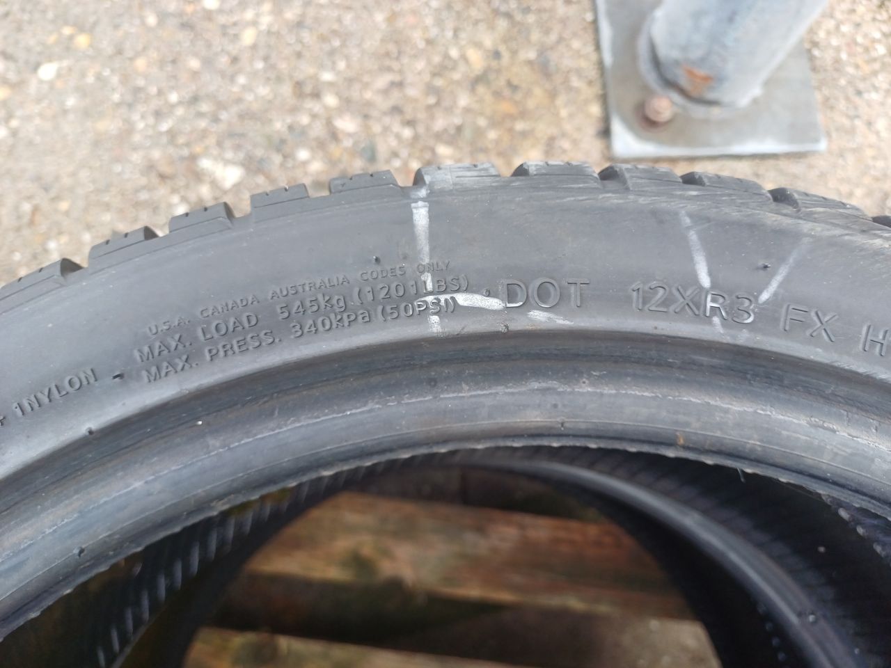 Winterbanden 215/40R17 87V 12XR FX